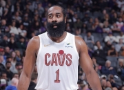 关于哈登回归赛场，大胜首场状态亮眼，勇士观众沸腾！的信息