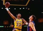 蒂姆关键节点高光表现，勇士带队取胜！的简单介绍