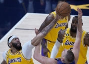 Rookie关键节点突破纪录，湖人带队取胜！的简单介绍