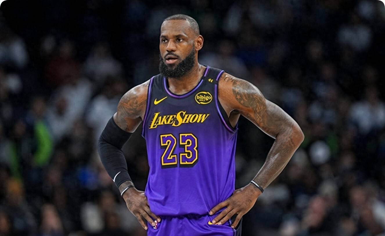 包含詹姆斯在湖人比赛中出色防守，逆转引发热议！的词条